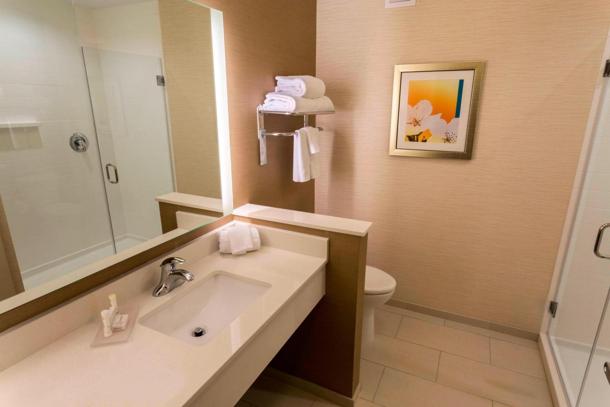 Fairfield Inn & Suites By Marriott Geneva Finger Lakes Exterior photo